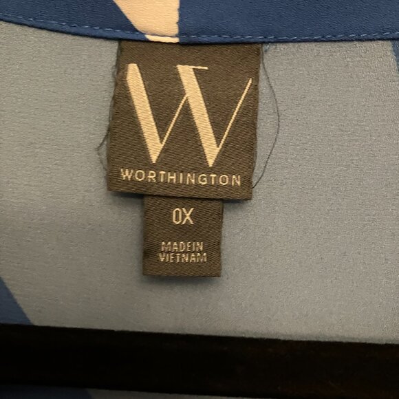 Sleeveless Top in Blues and White - Picture 5 of 8